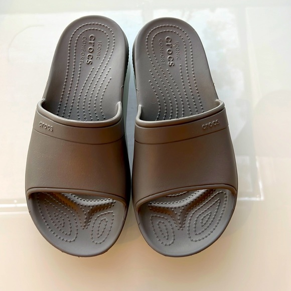Woman’s CROCS Iconic Slide Slip on Sandal NWT